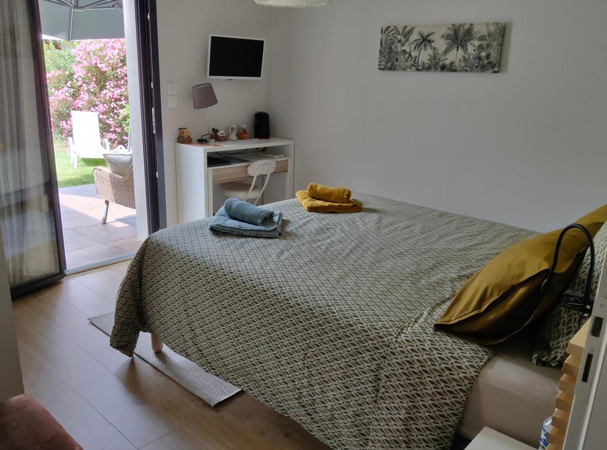 Séméac Du Cote De Chez Paule, Chambre Avec Entree Independante Et Salle D'Eau Privative المظهر الخارجي الصورة